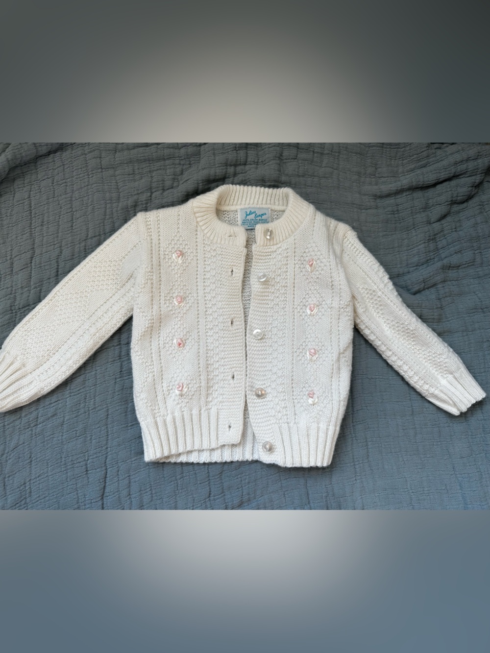 Vintage Julius Berger Hand-Knit Cream Cardigan sweater Floral Buttons 6-9M